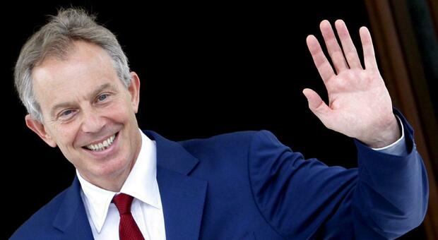 Blair cavaliere, è rivolta. «Non voleva la pace». Petizione con 100.000 firme in Gran Bretagna