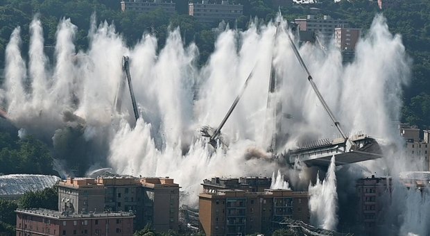 L'esplosione del Ponte Morandi a Genova