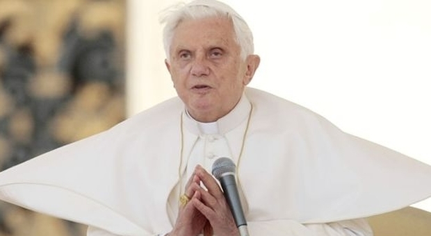 Coronavirus, Ratzinger a elevato rischio contagio: più controlli Vaticano sulla sua residenza