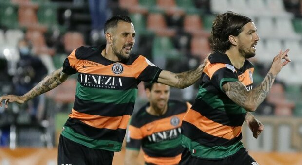 Serie B, semifinale d'andata: Venezia-Lecce 1-0, gol di Forte
