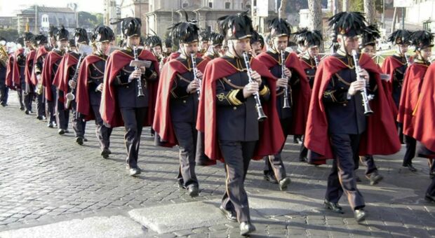 Roma, Banda della Polizia Locale omaggia Morricone a un anno dalla scomparsa: concerto lungo il Tevere