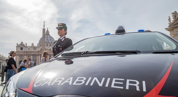 Roma, maxi-rissa tra promoter di agenzie turistiche davanti ai Musei Vaticani: 8 denunciati