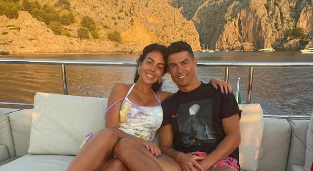 Georgina Rodriguez, dalla vita da copertina al dolore per la perdita del figlio: ecco chi è la compagna di Cristiano Ronaldo