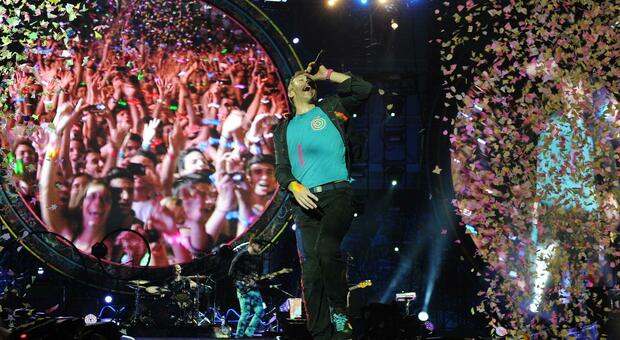 Coldplay, biglietti concerti Milano e Napoli: i trucchi per riuscire ad acquistarli (e come accedere alla prevendita)