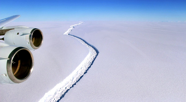 Perde il portafogli in Antartide, glielo riportano dopo 53 anni
