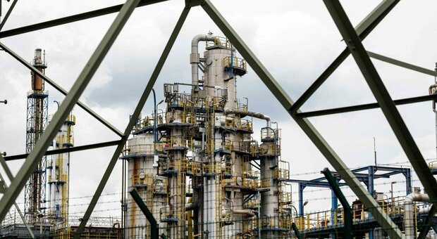 Petrolio, pressing Usa sulla Ue: «Fissiamo un tetto al prezzo»