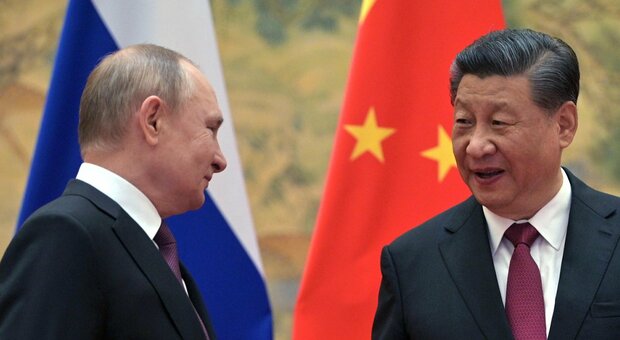 Ucraina e Russia: oggi riparte la trattativa, la Cina fa pressing per la pace. Equidistanza di