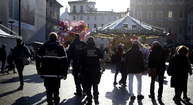 Piazza Navona, festa senza sponsor: in piazza soltanto i Tredicine