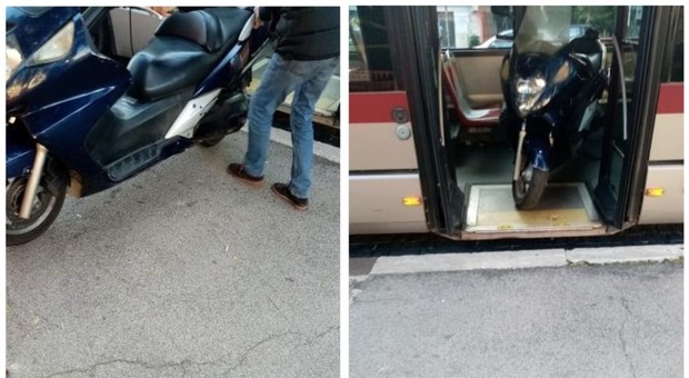 L'autista del bus carica il suo scooter a bordo: la scena incredibile sul 982 a Roma