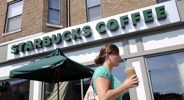 Usa, Starbucks: corsi antirazzismo per 175mila dipendenti