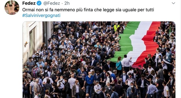 Fedez attacca Salvini e la manifestazione a Roma: «Ormai non si fa nemmeno più finta che legge sia uguale per tutti»