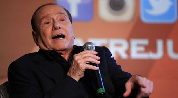 Berlusconi ad Atreju: «Le riforme? Un pasticcio che porta a una deriva autoritaria»