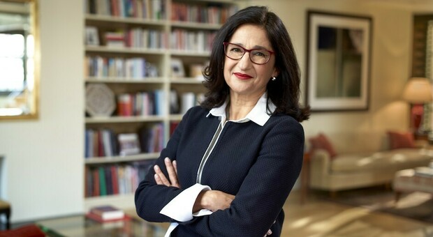 Columbia University, per la prima volta una donna sarà preside: chi è la baronessa Nemat Shafik