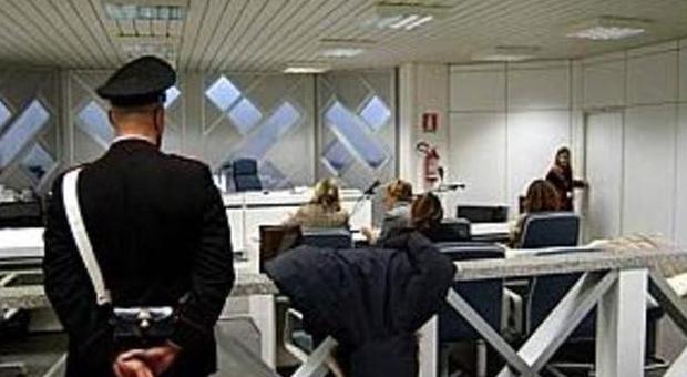 Ancona, il tribunale cita un uomo si presenta una donna: aveva cambiato sesso
