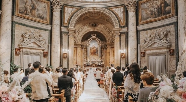 Bonus di 20mila euro a chi sposa in chiesa. Diotallevi (Azione Cattolica Terni): «Proposta blasfema»