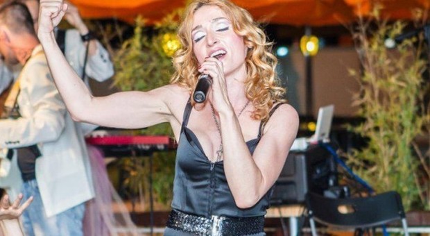Tribute band mania: da Madonna a Venditti, l'altra voce delle pop star