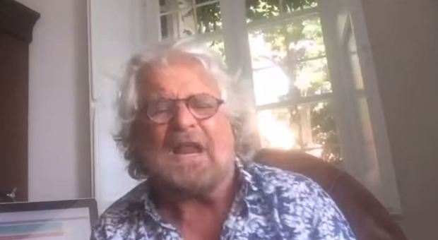 Governo, Beppe Grillo furioso: «Basta scalette e poltrone, sono esausto»