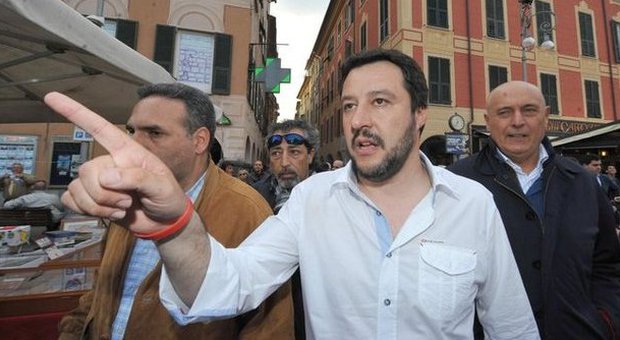Naufragio canale di Sicilia, Salvini: morti sulla coscienza di Renzi e Alfano. Guerini: sciacallo nauseante