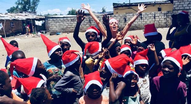 Canzoni Di Natale In Sardo.Africa Sarda Il Progetto Di Carla Cocco Unisce La Musica Ghetto Di Lusaka Con Quella Della Sardegna
