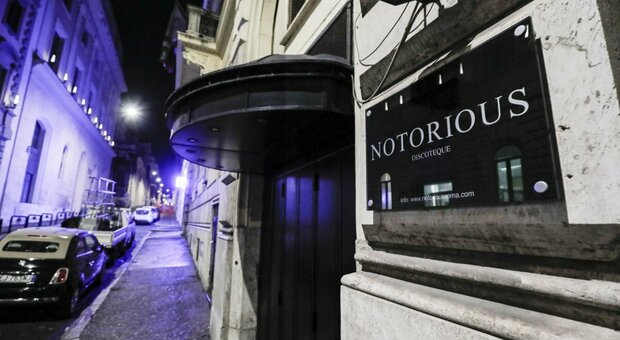 Roma, chiusa la discoteca Notorius: troppe persone in pista