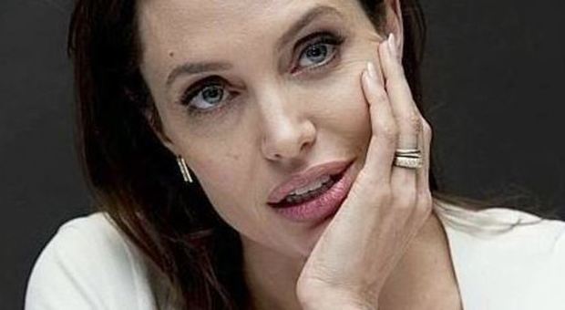 Sony, hacker svelano le conversazioni fra i manager: «La Jolie? Una viziata senza talento»