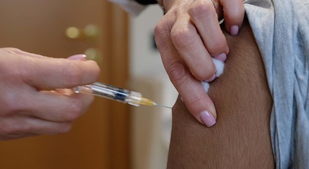 Coronavirus Lazio, Zingaretti: vaccino obbligatorio per over 65 e personale sanitario dal 15 settembre