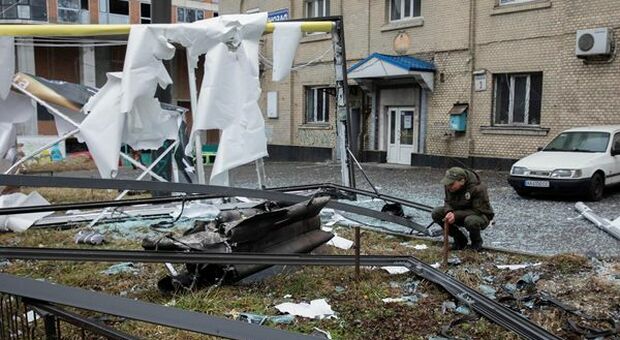 Ucraina, a Kiev salta il piano di emergenza per l'elettricità. Al via evacuazione di Kherson per l'inverno