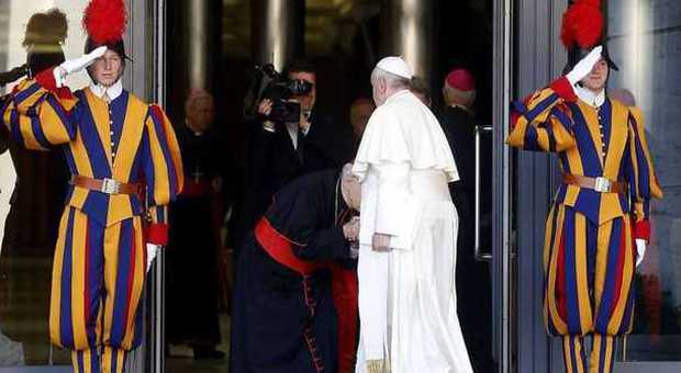 Sinodo, il Papa ai cardinali: «Parlate chiaro». Erdo: «I divorziati appartengono alla Chiesa»