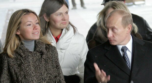 Putin, anche Londra sanziona le figlie. «Stile di vita sfarzoso». Ue, 30 miliardi congelati agli oligarchi
