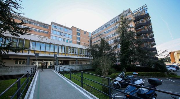 Infermiere tenta il suicidio all'interno dell'ospedale "Santa Maria Goretti"
