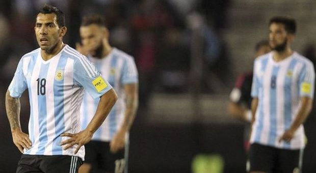 Flop dell'Argentina con l'Ecuador, dal Cile lezioni di calcio al Brasile