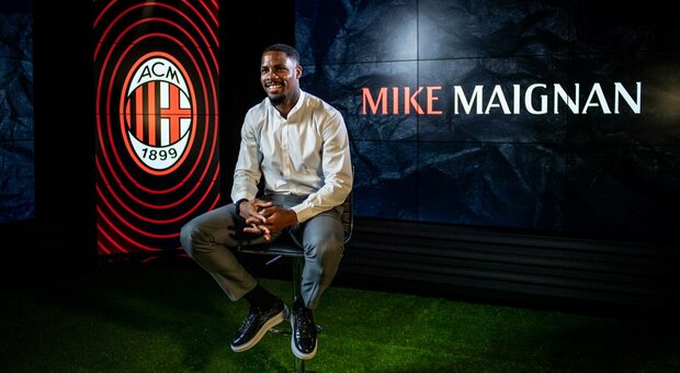 Serie A, è ufficiale: il portiere Mike Maignan firma con il Milan fino al 2026