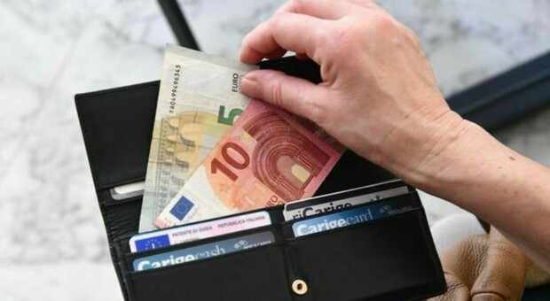 Bonus 150 euro, ecco a chi spettta e il calendario dei pagamenti. Si arriva fino a febbraio 2023