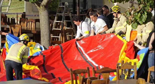 Spagna choc, esplode castello gonfiabile: morta una bimba di 6 anni