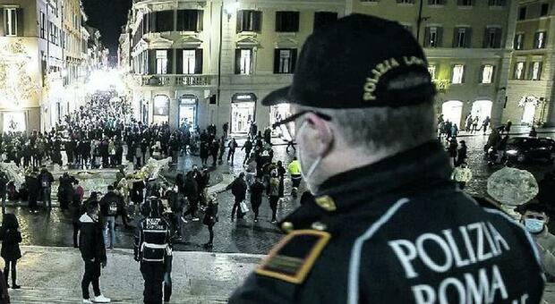 Roma, i vigili perdono la pistola: «Niente visite, colpa della burocrazia»