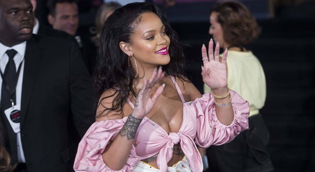 Rihanna diventa stilista nel gruppo LVMH: creerà la sua linea pret-a-porter Fenty Maison