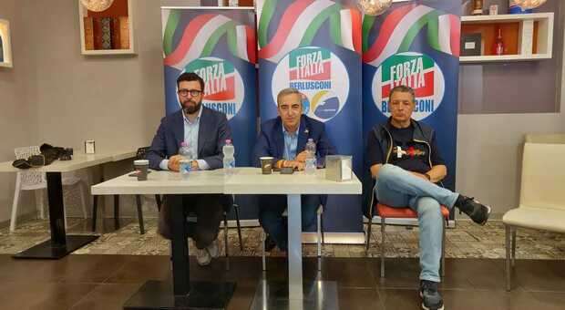 Da sinistra: il commissario provinciale Andrea Di Sorte, il senatore Maurizio Gasparri e il capolista Giulio Marini