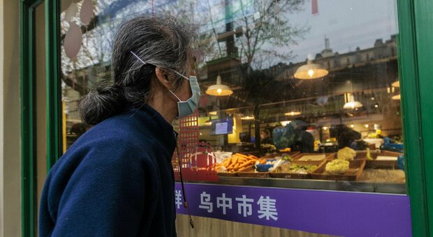 Cina, il fallimento della politica "Covid zero": Shanghai in lockdown, nuove limitazioni in altre città