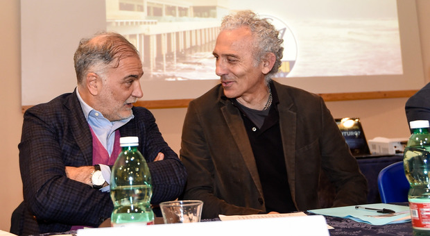 Il consigliere regionale Enrico Forte (a sinistra) e il sindaco Damiano Coletta