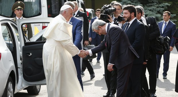 Papa Francesco in Armenia: «ll male vi ha colpito: genocidio per aberranti motivi»