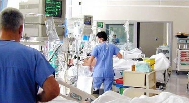 Batterio New Delhi, salgono a 119 i casi in Toscana: «Morti un terzo dei pazienti»