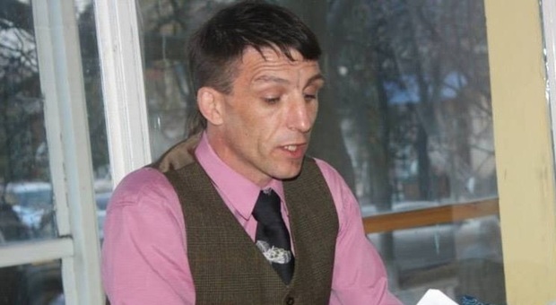 Ucraina, ucciso scrittore per bambini: Volodymyr cercato per mesi dalla famiglia trovato in una fossa comune
