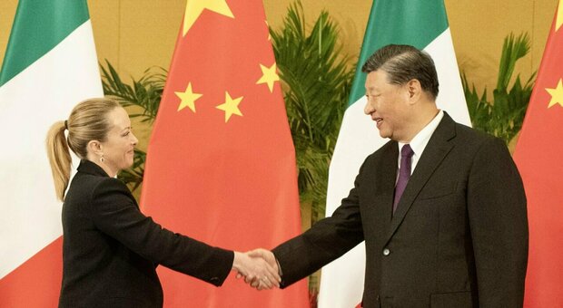 Meloni vede Xi: accordo per 200 aerei alla Cina. Pechino autorizza i velivoli prodotti da Airbus-Leonardo