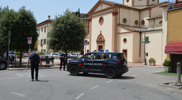 Controlli dei carabinieri a Castel del Piano