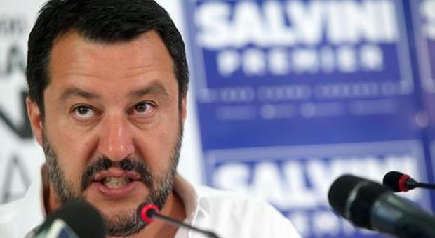 Salvini, prove di spallata al Senato: caccia a 7 grillini, poi governissimo