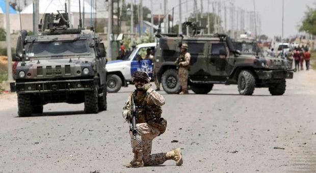 Mogadiscio, bomba esplode al passaggio di un convoglio di militari italiani: nessun ferito