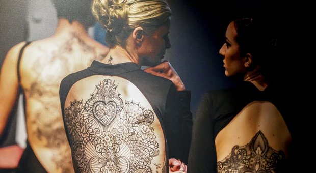 Tatuaggi, body art e cinema: lo show sulla pelle di Marco Manzo
