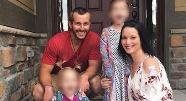 L'uomo accusato di aver sterminato la propria famiglia si difende: «Ho solo ucciso mia moglie per vendicare le bimbe»