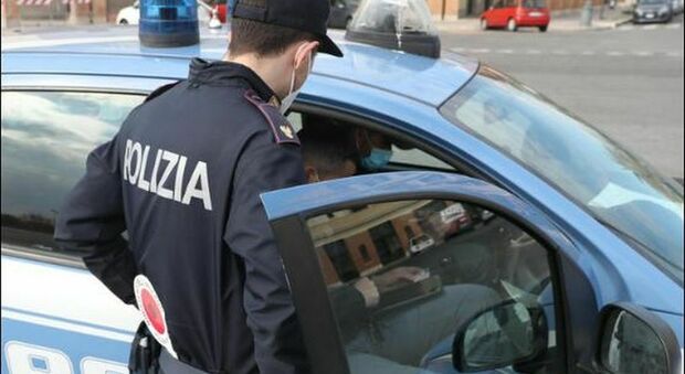 Roma, lite tra coinquilini finisce a coltellate: grave 33enne