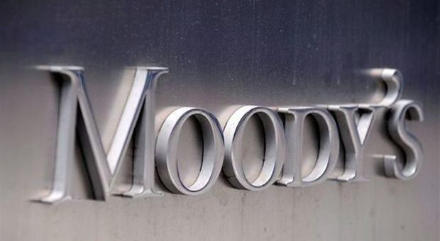 Moody's all'Italia: scontro con Ue manterrà alto lo spread